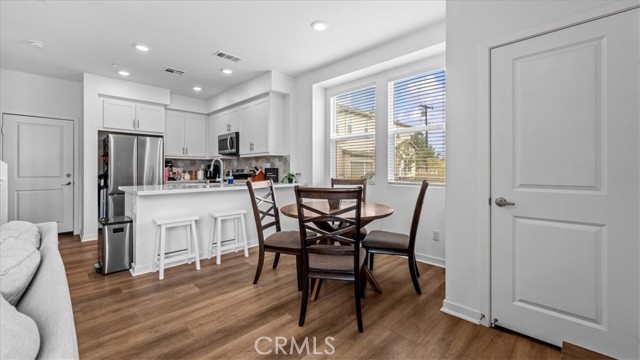 1368 Anise Way, Upland CA: https://media.crmls.org/medias/3a41e3b9-6314-4c47-af57-4b818332f814.jpg