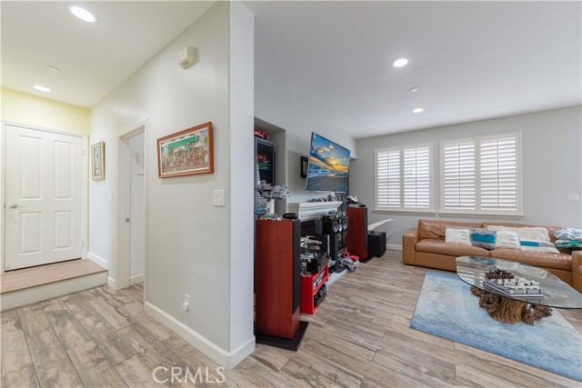 Detail Gallery Image 16 of 38 For 1800 S Pacific Coast Highway #94,  Redondo Beach,  CA 90277 - 3 Beds | 3 Baths