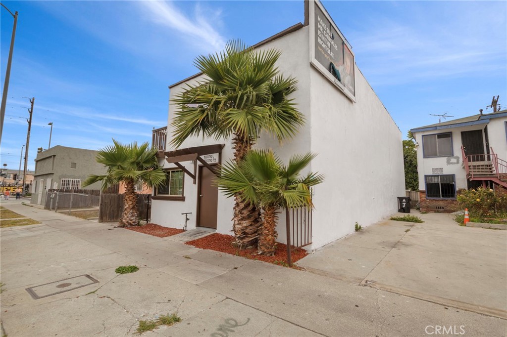 10010 S San Pedro Street