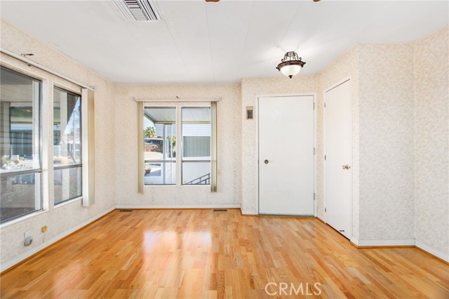 Detail Gallery Image 2 of 52 For 28925 Calle Alta, Murrieta,  CA 92563 - 2 Beds | 2 Baths