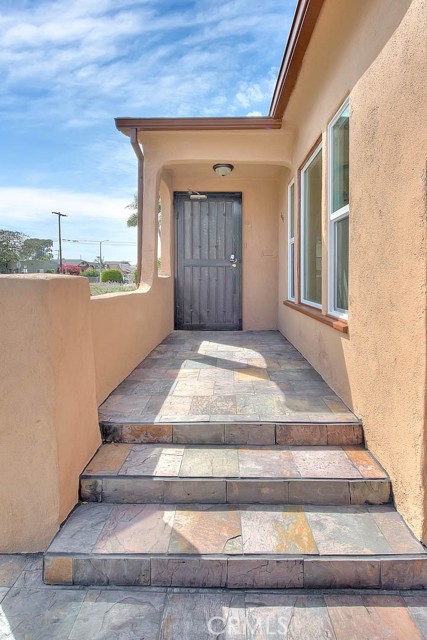 547 W 106th Street, Los Angeles CA: https://media.crmls.org/medias/3a42c8b6-4e1f-42dc-a6b1-82f8c12dd8a2.jpg