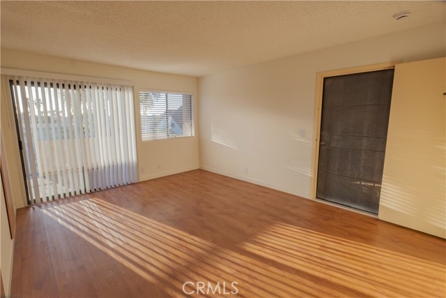 Detail Gallery Image 5 of 34 For 1140 Pacific Ave #20,  Long Beach,  CA 90813 - 2 Beds | 2 Baths