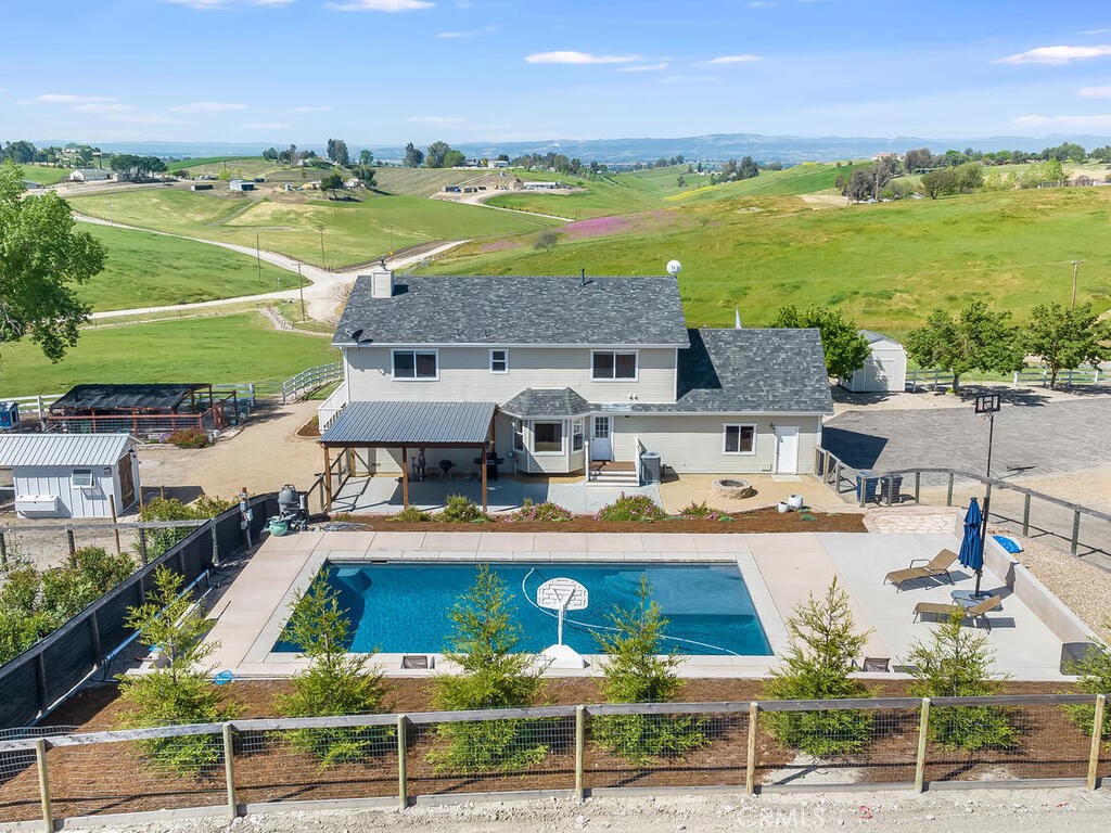 5935 Hawk Ridge Place, San Miguel, CA 93451