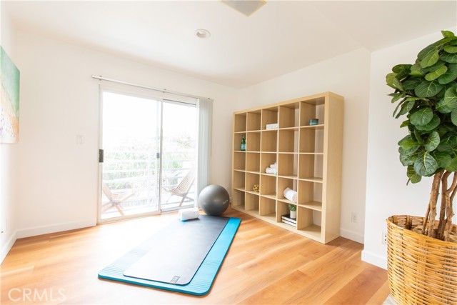 Detail Gallery Image 15 of 38 For 1139 Harvard St #B,  Santa Monica,  CA 90403 - 3 Beds | 2/1 Baths