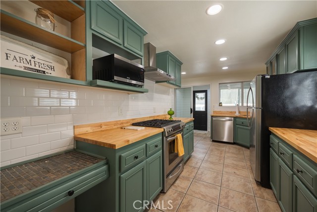 42668 Sonoma Drive, Big Bear Lake CA: https://media.crmls.org/medias/3a43c079-5b89-48a9-8a6b-a6ed11b07186.jpg