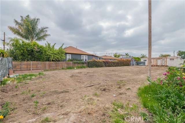 Detail Gallery Image 4 of 4 For 1592 W 36th St, Los Angeles,  CA 90018 - – Beds | – Baths