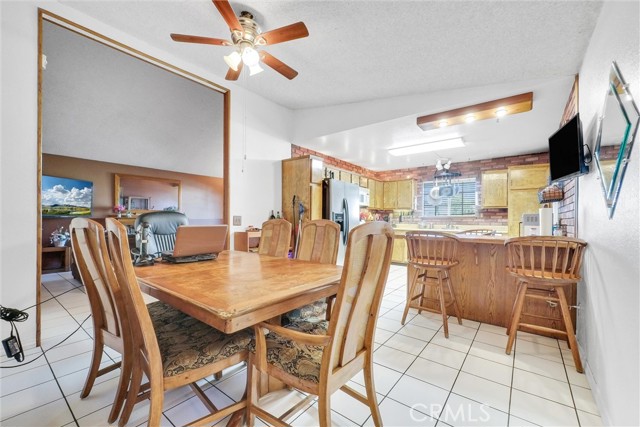 6765 Jadeite Avenue, Rancho Cucamonga CA: https://media.crmls.org/medias/3a449770-130e-4666-bfcb-0130ab61c950.jpg