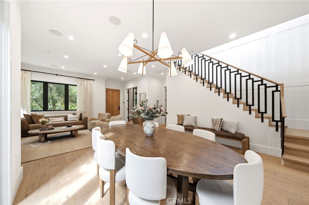 https://media.crmls.org/medias/3a44aa12-ab06-493c-baf9-d93c7baa307a.jpg?preset=X-Large