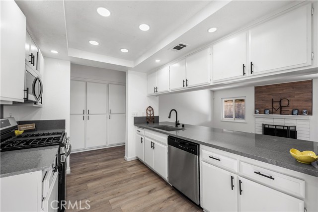 Detail Gallery Image 20 of 48 For 4604 E Avenue R6, Palmdale,  CA 93552 - 3 Beds | 2 Baths