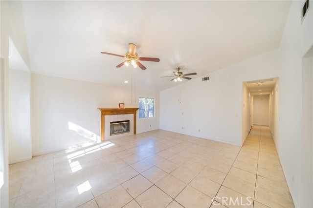 Detail Gallery Image 4 of 51 For 15738 Merrill Ave, Fontana,  CA 92335 - 4 Beds | 2 Baths