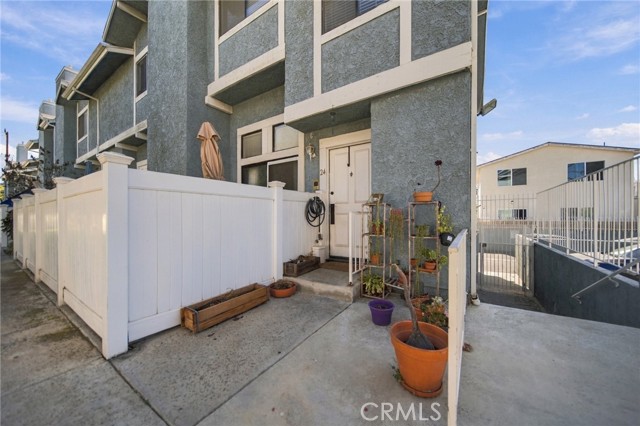 15106 Nordhoff photo 3