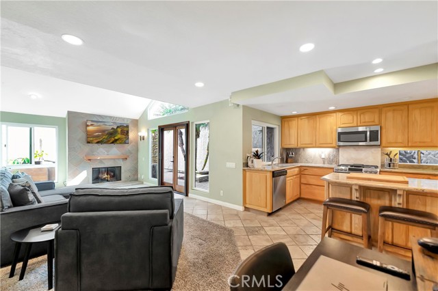 626 9th Street, Huntington Beach CA: https://media.crmls.org/medias/3a468964-3251-4c0e-84d6-c10be65516b4.jpg