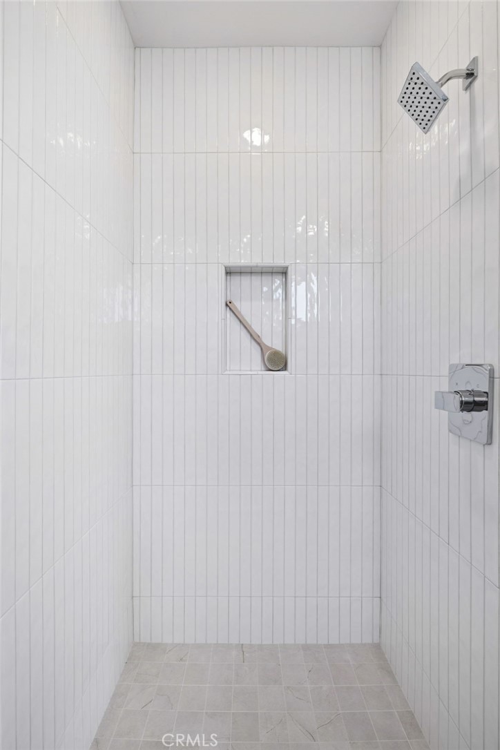https://media.crmls.org/medias/3a4929dc-8243-428a-93f2-0319e3b5105e.jpg?preset=X-Large