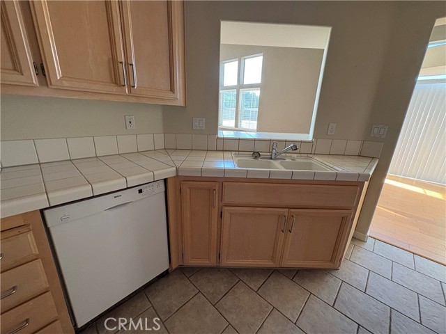 Detail Gallery Image 10 of 23 For 549 Shoal Cir, Redwood City,  CA 94065 - 1 Beds | 2 Baths