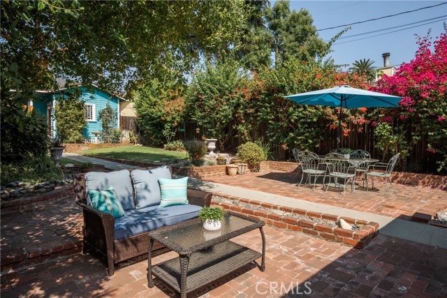 211 E Virginia Avenue, Glendora CA: https://media.crmls.org/medias/3a4a06ea-23b2-45f8-9efc-3d5caf46edcf.jpg