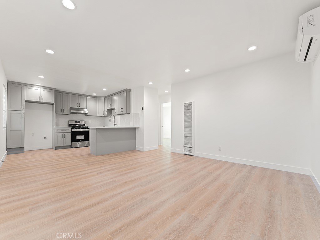 MLS #OC25238691 image #28