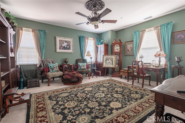 1045 Inverlochy Drive, Fallbrook CA: https://media.crmls.org/medias/3a4b8830-acfc-48da-9eb3-4a2b0d34274e.jpg
