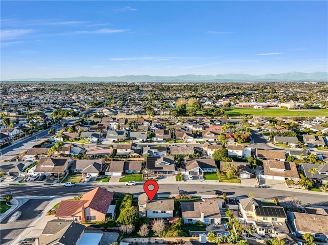 Detail Gallery Image 28 of 31 For 5552 Ridgebury Dr, Huntington Beach,  CA 92649 - 4 Beds | 2/1 Baths