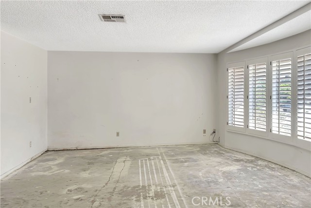 Detail Gallery Image 10 of 36 For 25010 Lawton Ave, Loma Linda,  CA 92354 - 3 Beds | 3/1 Baths