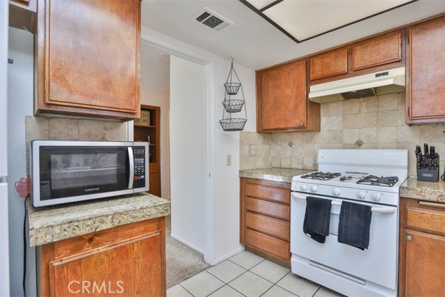 Detail Gallery Image 18 of 42 For 14830 Cliffrose Ct, Moreno Valley,  CA 92553 - 2 Beds | 2 Baths