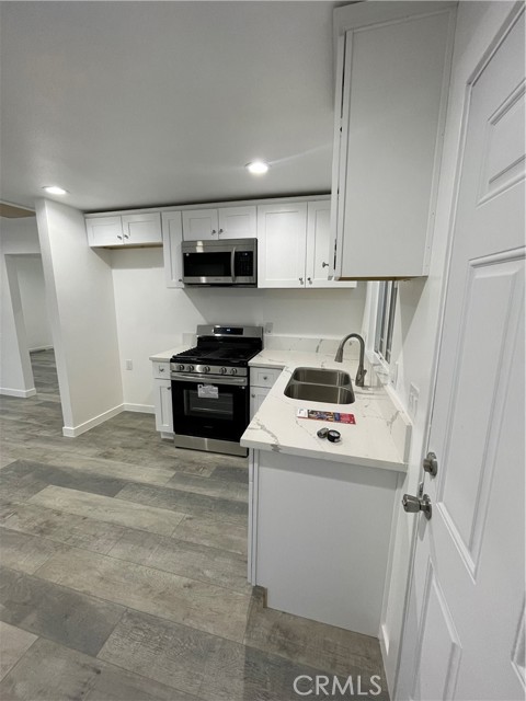 Detail Gallery Image 10 of 24 For 2588 Secret, Running Springs,  CA 92382 - 2 Beds | 1 Baths