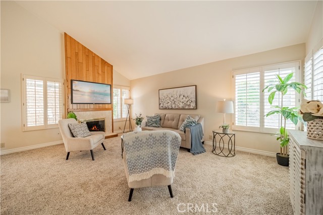811 Oceanhill Drive, Huntington Beach CA: https://media.crmls.org/medias/3a4e5697-9a36-462b-b909-0eca6680f87b.jpg