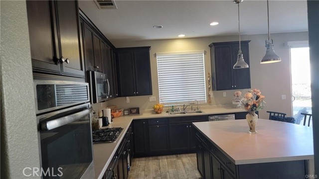 Detail Gallery Image 12 of 44 For 846 Santona, Perris,  CA 92571 - 5 Beds | 3 Baths