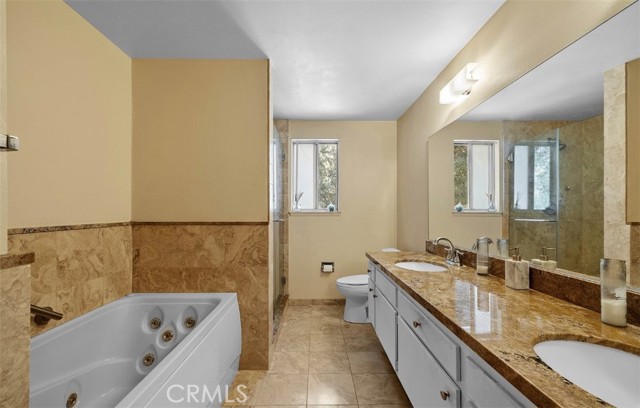 5340 Edgeware Drive, Calabasas CA: https://media.crmls.org/medias/3a539698-e170-4c8d-834e-358b46328ce1.jpg