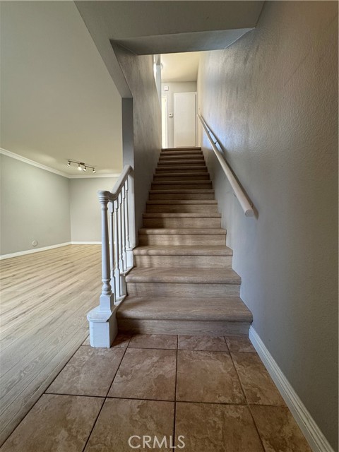45 Harkness Avenue, Pasadena CA: https://media.crmls.org/medias/3a53976a-56f5-4e6a-8c15-51bcb31d5877.jpg
