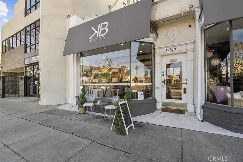 13810 Ventura Boulevard, Sherman Oaks, CA 91423