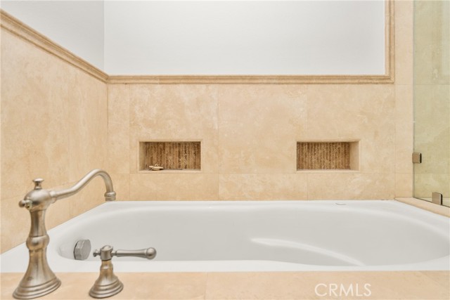 Detail Gallery Image 31 of 49 For 19001 Castlegate Ln, North Tustin,  CA 92705 - 4 Beds | 3/1 Baths