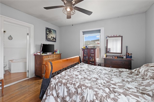 1040 E 67th Street, Long Beach CA: https://media.crmls.org/medias/3a549f47-78f1-4823-bba2-88f1af4f5218.jpg