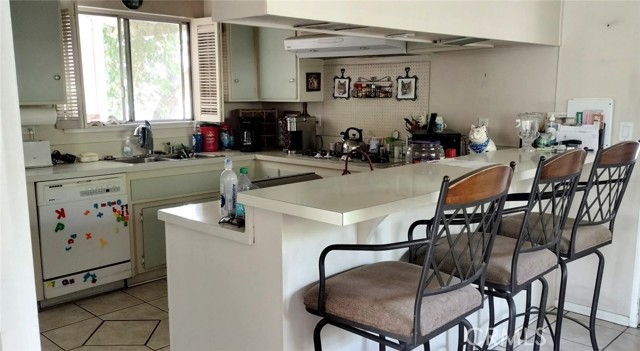 Detail Gallery Image 8 of 13 For 5062 Tripoli Ave, Los Alamitos,  CA 90720 - 4 Beds | 2 Baths
