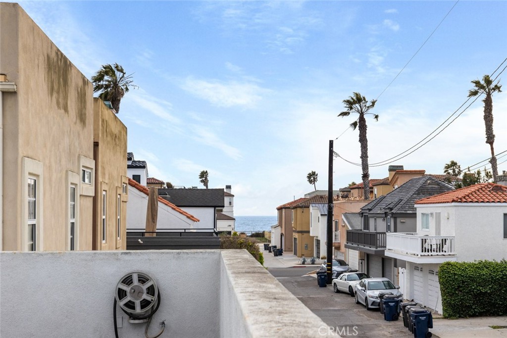 https://media.crmls.org/medias/3a54ec7f-794e-4378-8585-c3f8bf371428.jpg?preset=X-Large