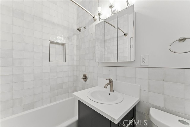 Detail Gallery Image 10 of 11 For 3056 E Broadway, Long Beach,  CA 90803 - – Beds | – Baths