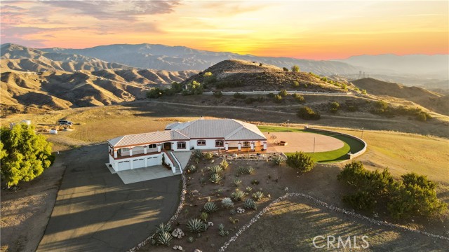 Detail Gallery Image 1 of 36 For 31800 Diamond View Ln, Agua Dulce,  CA 91390 - 4 Beds | 3 Baths