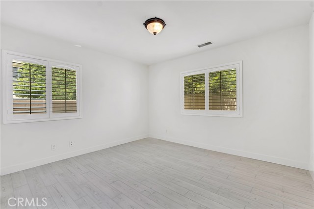 221 Acacia Lane, Newbury Park CA: https://media.crmls.org/medias/3a57bff8-810b-4db1-b9bd-a539eaba8581.jpg