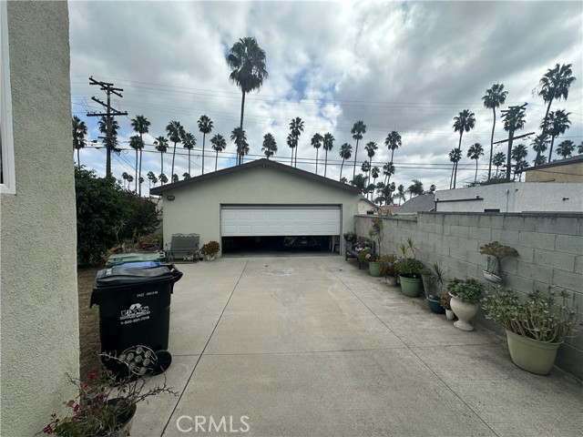 Detail Gallery Image 12 of 14 For 5612 Rimpau Blvd, Windsor Hills,  CA 90043 - 2 Beds | 2 Baths
