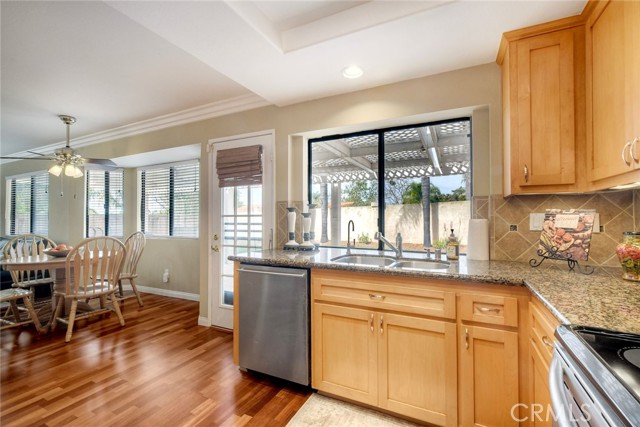 Detail Gallery Image 12 of 35 For 948 Alyssum Rd, Carlsbad,  CA 92011 - 3 Beds | 2/1 Baths