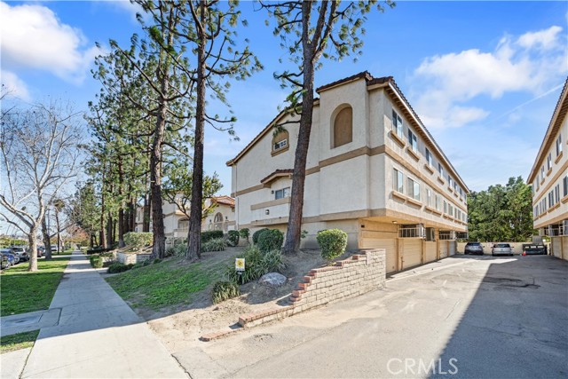 Detail Gallery Image 46 of 47 For 19950 Sherman Way Unit a a,  Winnetka,  CA 91306 - 3 Beds | 4 Baths