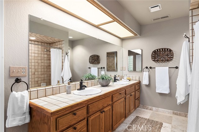 4680 Songbird, Chico CA: https://media.crmls.org/medias/3a59392b-8e6a-46ad-9c0f-fdc486a04208.jpg