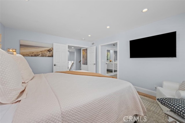 Detail Gallery Image 21 of 40 For 1 Coronado Ct, Manhattan Beach,  CA 90266 - 3 Beds | 2/1 Baths