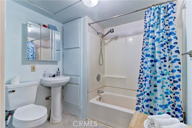 1403 Cuernavaca Place, Claremont CA: https://media.crmls.org/medias/3a59b45c-2400-4f46-8f01-3a07c80ecc9b.jpg