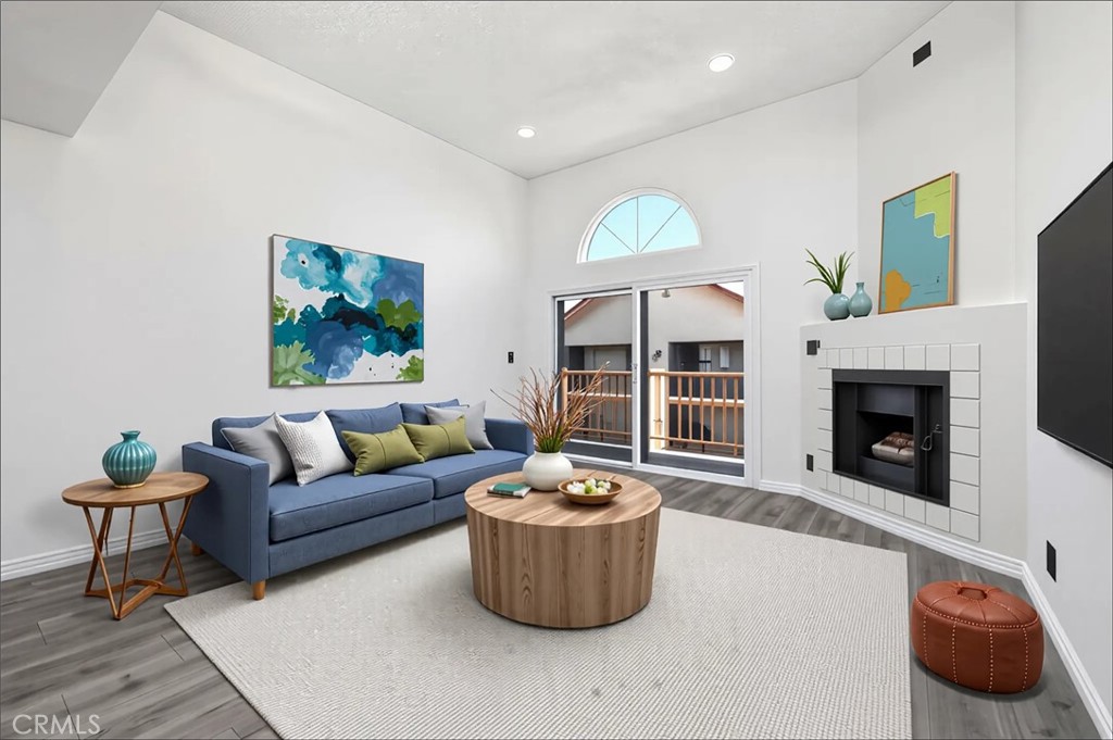 445 W 6th Street #409