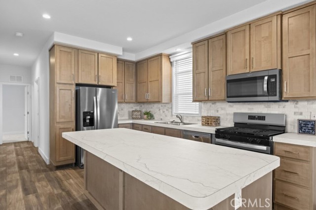 Detail Gallery Image 4 of 10 For 3424 W Washington Ave #314,  Santa Ana,  CA 92703 - 3 Beds | 2 Baths