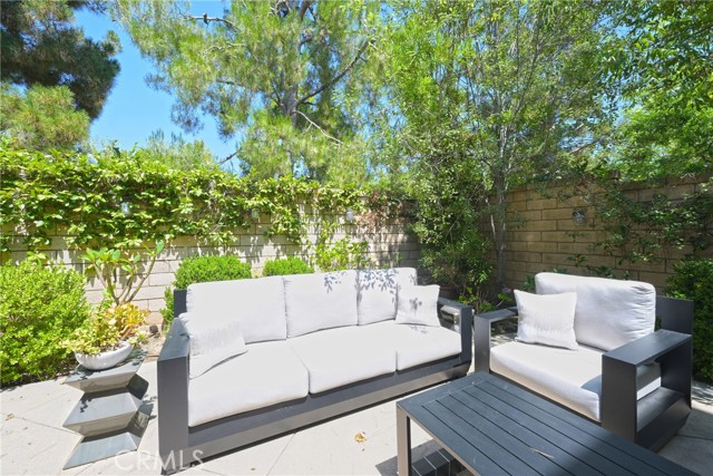 45 Coriander, Irvine CA: https://media.crmls.org/medias/3a5a750a-7bc0-493a-9b6a-3267ee2c98c2.jpg