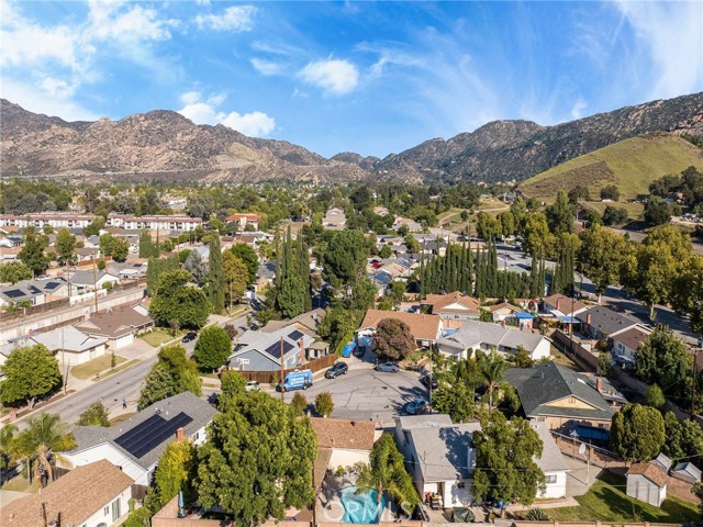 Welcome to 1561 Eloise Circle in the east end of Simi Valley.