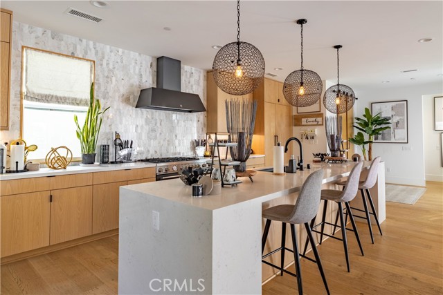 Detail Gallery Image 4 of 71 For 18806 Winnwood, Santa Ana,  CA 92705 - 4 Beds | 4 Baths