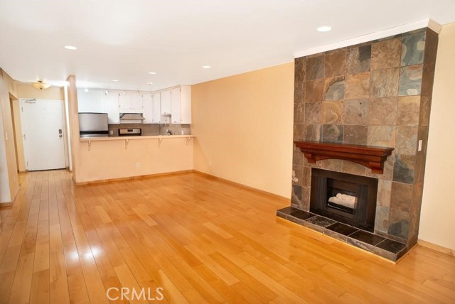 Detail Gallery Image 5 of 19 For 1940 N Highland, Los Angeles,  CA 90068 - 2 Beds | 2 Baths