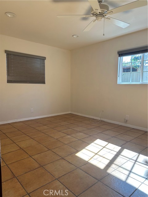 Detail Gallery Image 8 of 13 For 7721 Rhea Ave, Reseda,  CA 91335 - 3 Beds | 2 Baths